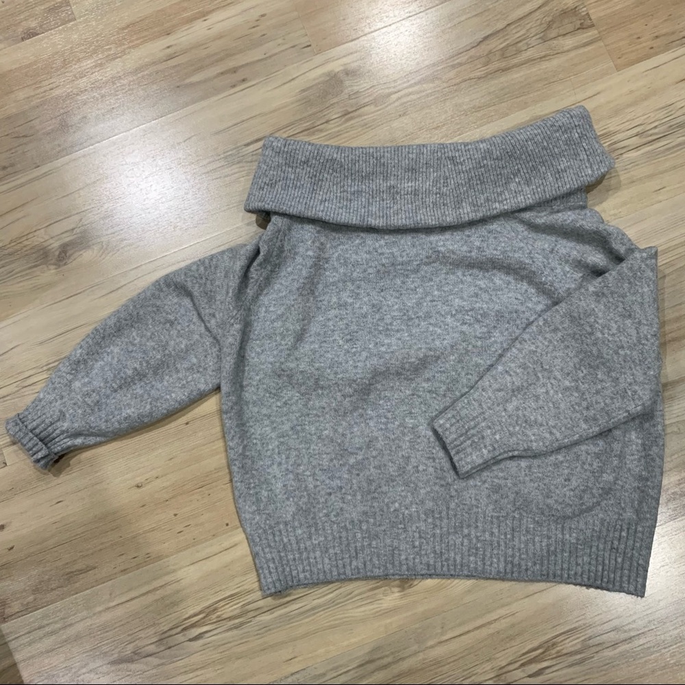 H&M sweater - Picture 1 of 2